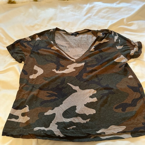 Rails Cara camo v-neck tee S - Picture 1 of 2